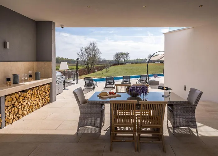 Villa Corolan By Briskva