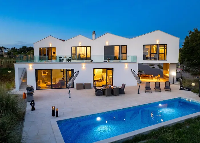 Corolan By Briskva Villa