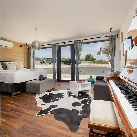 Corolan By Briskva Вілла